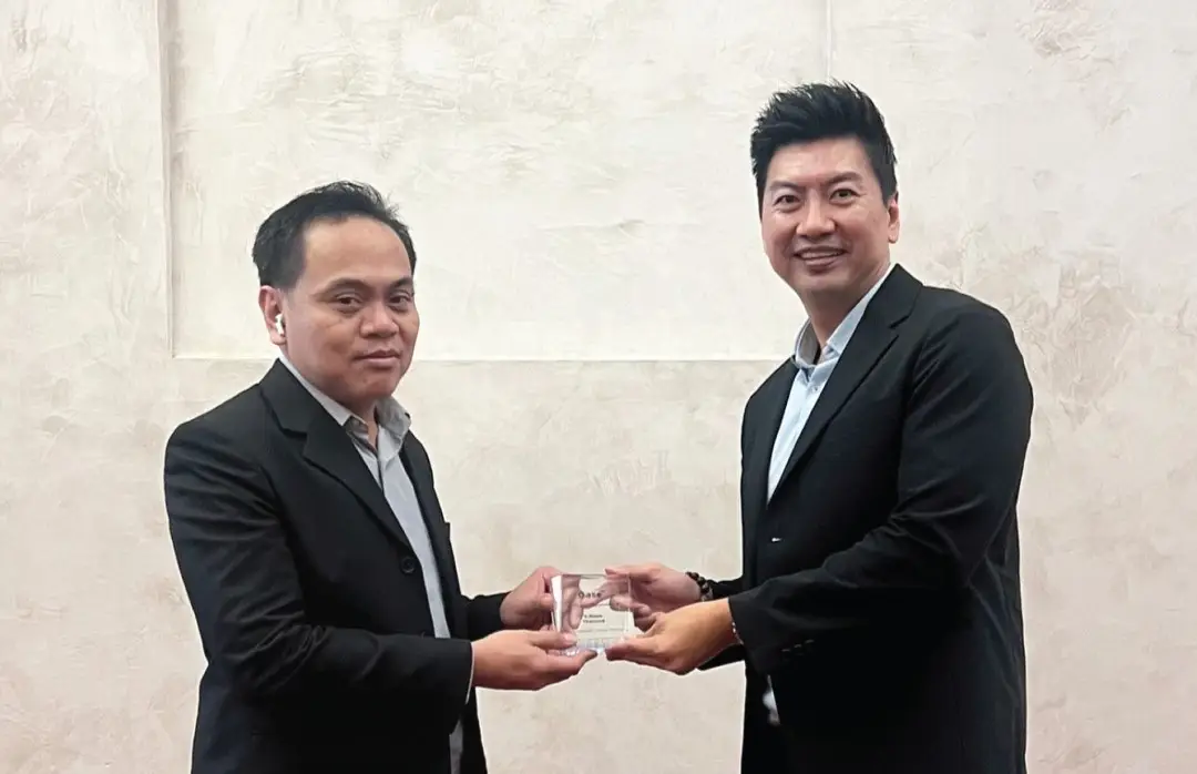 S.Napa Honored with OASE's Best in Professional Award